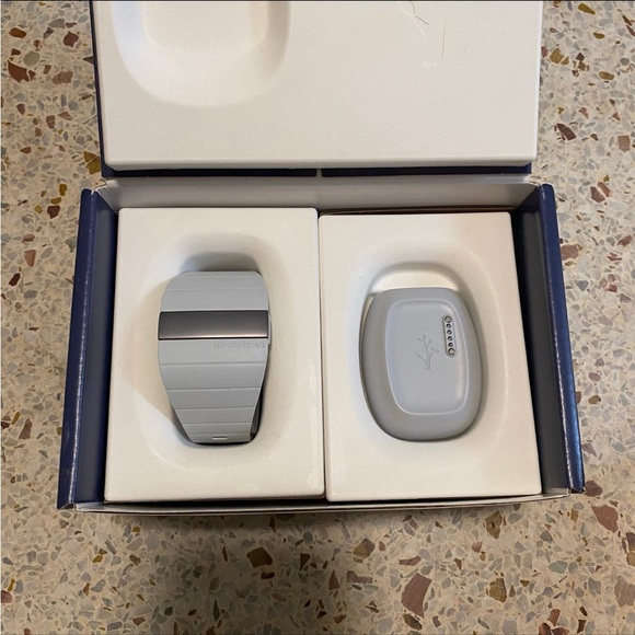 silvertree reach safety watch - Picture 3 of 8